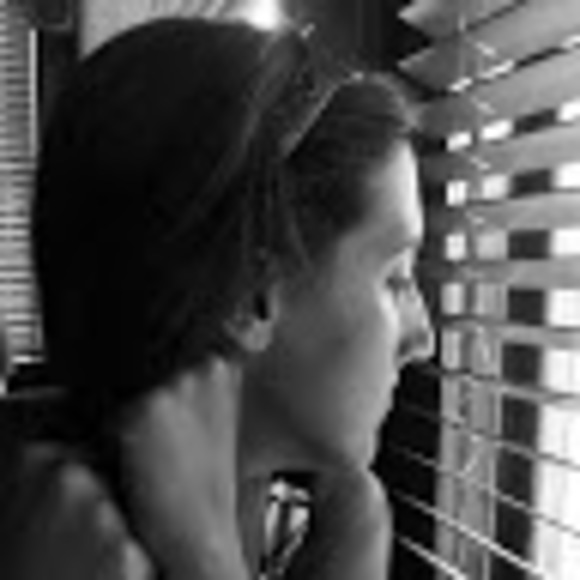 Profile Picture of Kristen Manning (@bluehotel66) on Poshmark