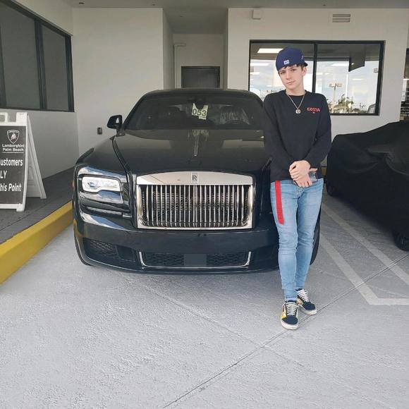 Profile Picture of Haydn Smith (@haydn_123) on Poshmark