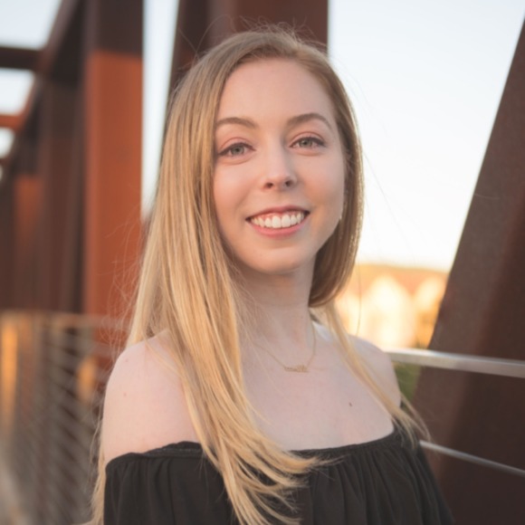 Profile Picture of Camille Kellems (@camillekellems) on Poshmark