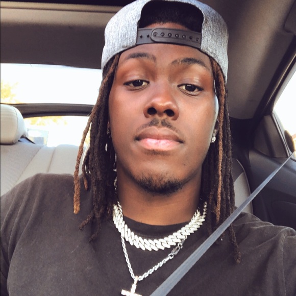 Profile Picture of Will Krosby (@willkrosby20) on Poshmark