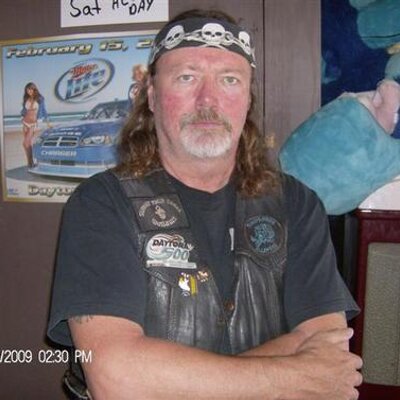 Profile Picture of Robert Vandiver (@muffsalso) on Twitter