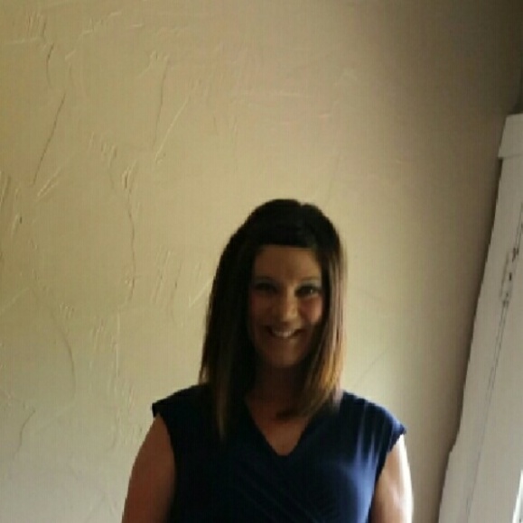 Profile Picture of Jennifer Winkleman (@jenwinkleman) on Poshmark