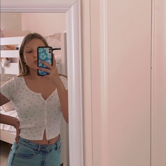 Profile Picture of Maddy Mengers (@_maddymengers) on Poshmark