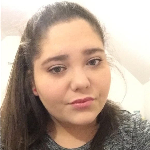 Piper Wallenstein - Poshmark Profile Picture of Piper Wallenstein (@piperlily) on Poshmark