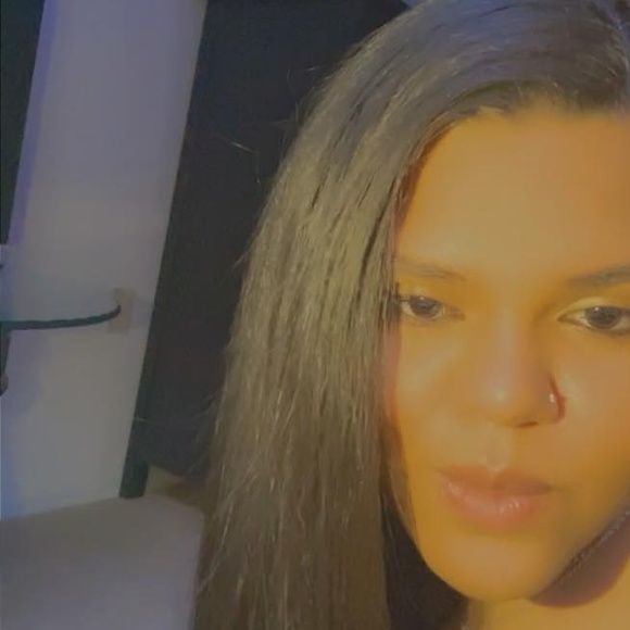 Profile Picture of Nichole Nichole (@pdiazlaguer) on Poshmark