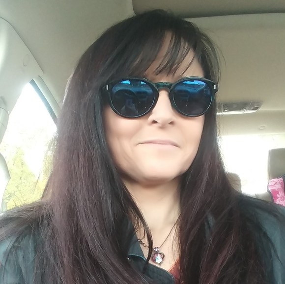 Profile Picture of Dena Bradshaw-scribner (@denalynn66) on Poshmark