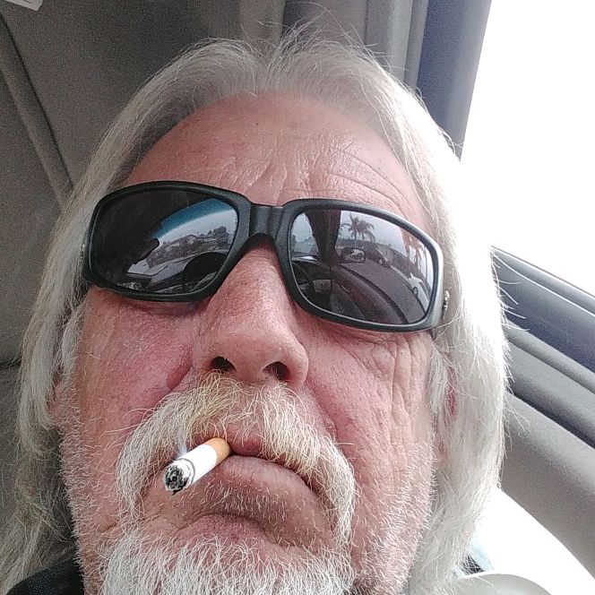 Profile Picture of brucelindenbaum (@brucelindenbaum) on Tiktok