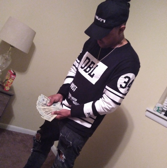 Profile Picture of Aaron Winston (@lil_a1995) on Poshmark