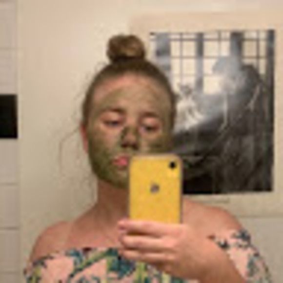 Profile Picture of Sophia Ondrusek (@soondrusek) on Poshmark