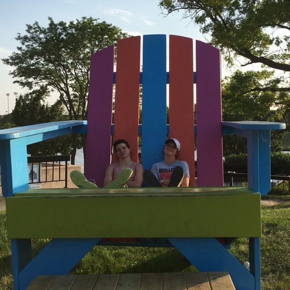 Profile Picture of Amanda Lolling (@alolling22) on Poshmark