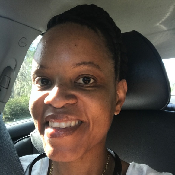 Profile Picture of Paula Felder (@mzmechile77) on Poshmark