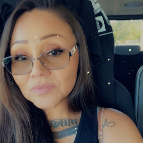 Profile Picture of Tanya Alvarez (@tanyaalvarez288) on Poshmark