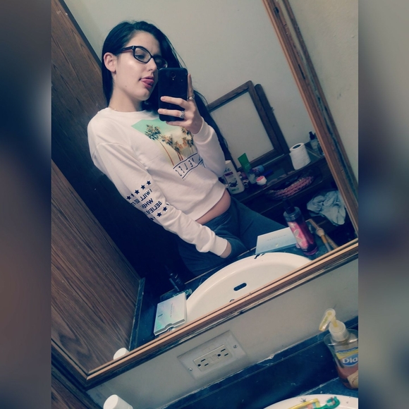 Profile Picture of Kirstyn Haines (@kirstynnnnnnn) on Poshmark