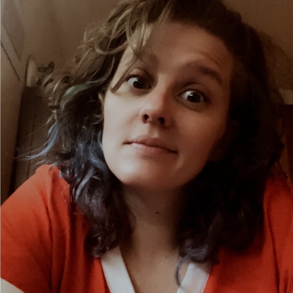 Profile Picture of Jessica Hackney (@jessica_debord) on Poshmark