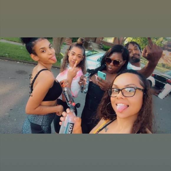 Profile Picture of Damika Empson (@damika1994444) on Poshmark