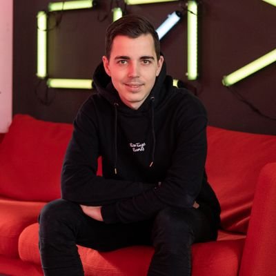 Profile Picture of Lukas Menzel (@LukMenzel) on Twitter