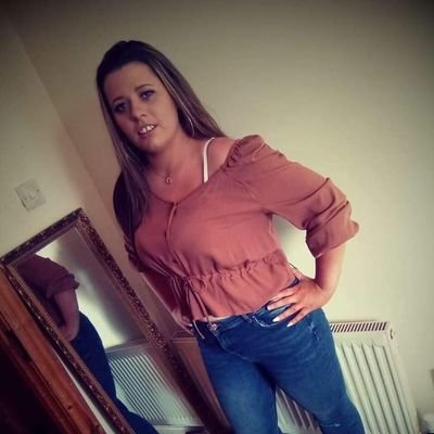 Profile Picture of Tammy Stokes (@TammyUna) on Twitter