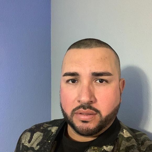 Profile Picture of Cesar Torres (@czrtm29) on Poshmark