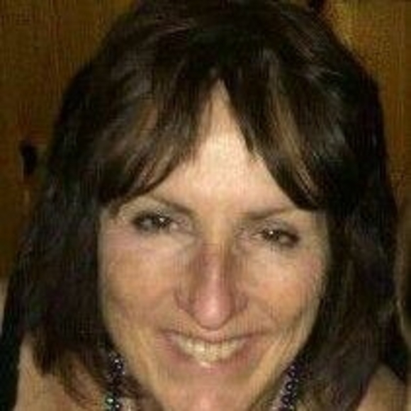 Profile Picture of Joanne Murphy (@yogini46) on Poshmark