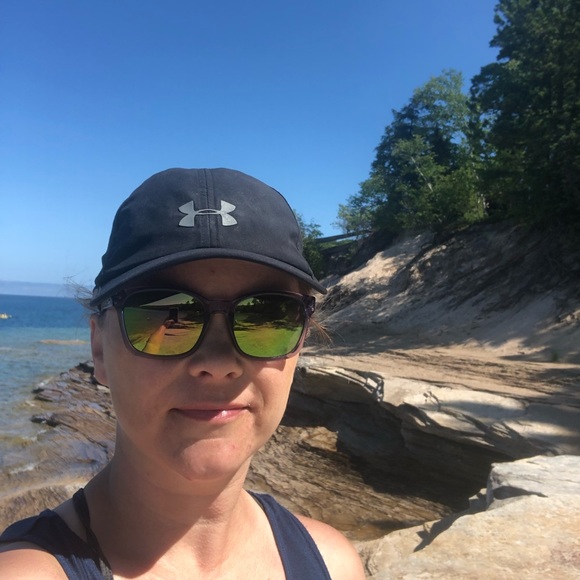 Profile Picture of Carrie Breitenfeldt (@breitenc) on Poshmark