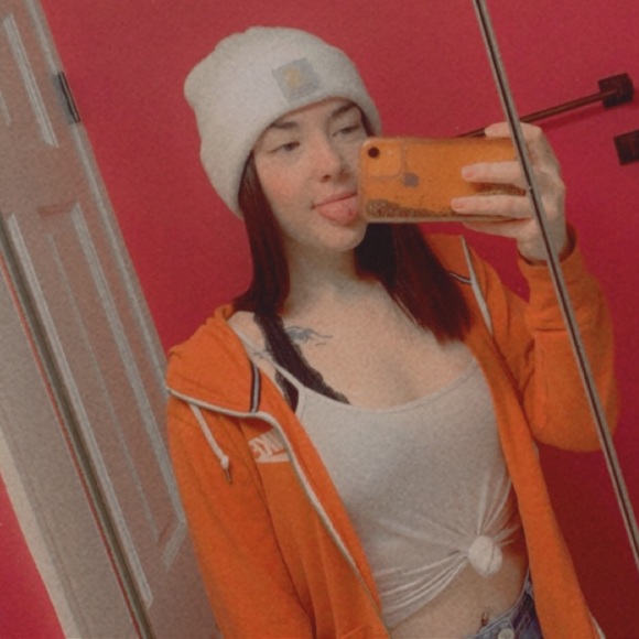 Tia renee Symmonds - Poshmark Profile Picture of Tia renee Symmonds (@tiaxrenee) on Poshmark