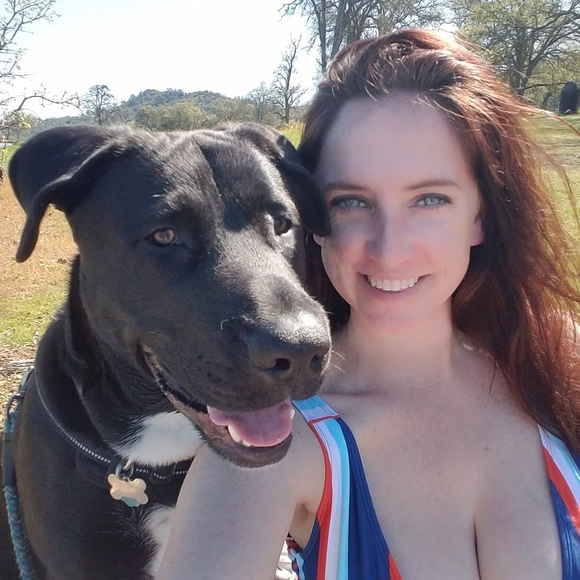 Profile Picture of Ashley Hagewood (@achagewood) on Poshmark