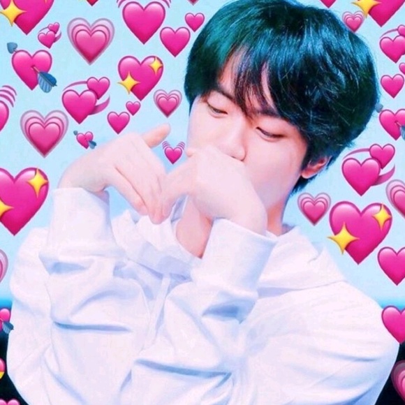 Profile Picture of Tanar Bingel (@violetyuki) on Poshmark