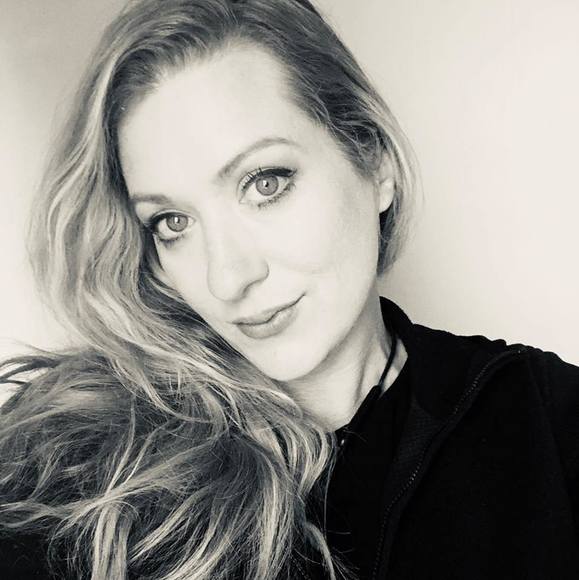 Profile Picture of Christa Surratt (@christasurratt) on Poshmark