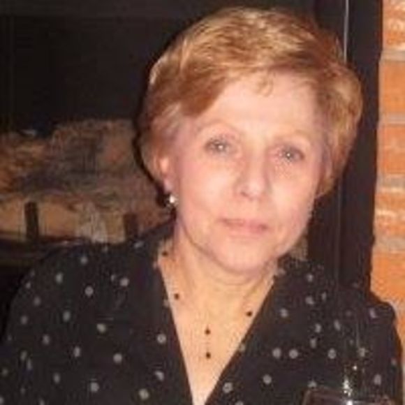 Profile Picture of Ada Damore (@mba614) on Poshmark