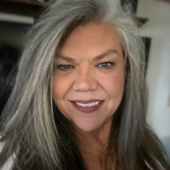 Profile Picture of Renee Hancock (@scglamgirlmua) on Poshmark