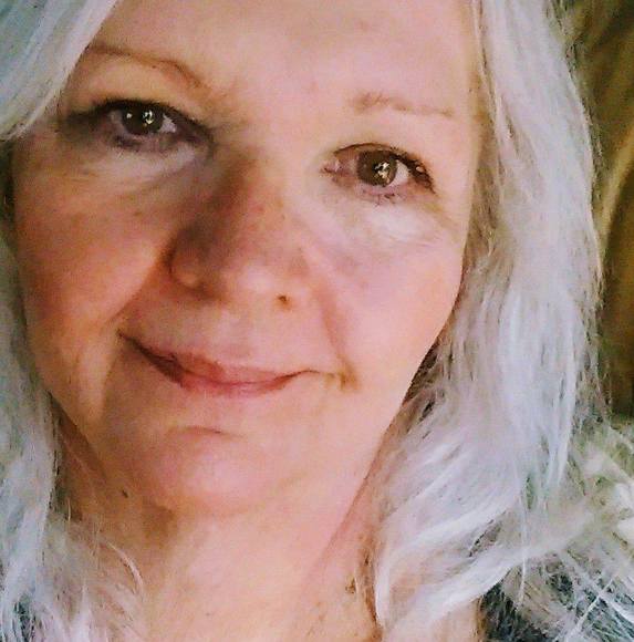 Profile Picture of Connie Tobias (@c937b) on Poshmark