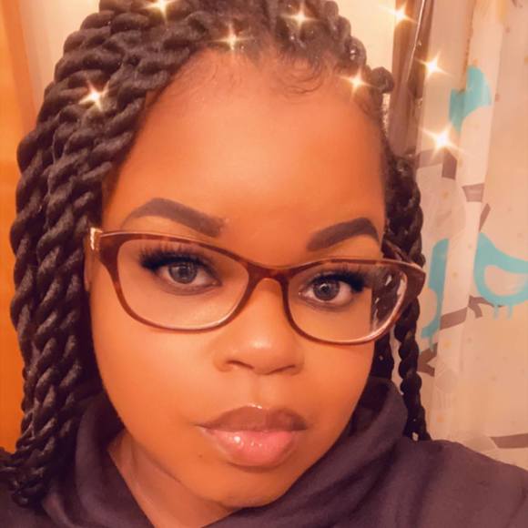 Profile Picture of Arnetia Nelson (@arnetia) on Poshmark