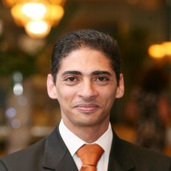 Profile Picture of Amr Mohamed (@amrsmk) on Poshmark
