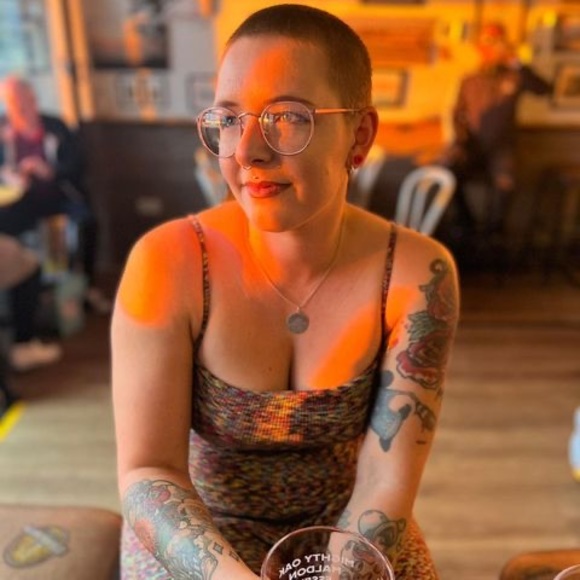 Profile Picture of Jeffica Baynes (@vermilion666) on Poshmark