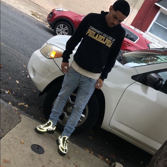 Profile Picture of Lawrence Daniel (@lawrenced1996) on Poshmark