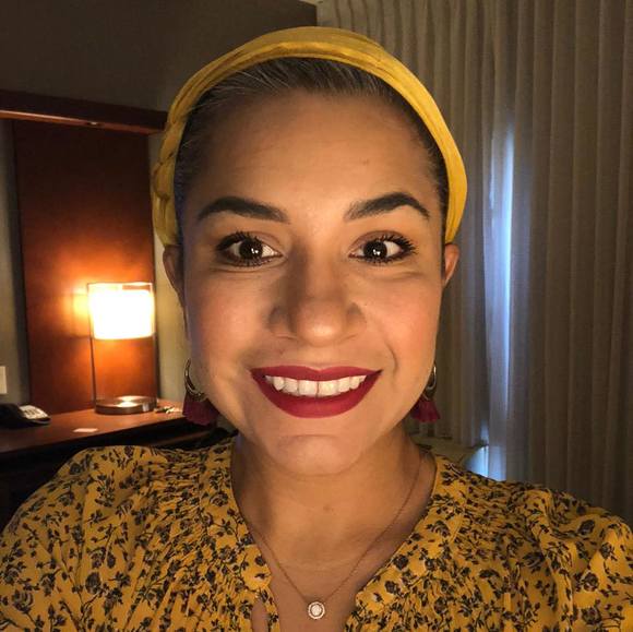 Profile Picture of Amanda Thames (@amandathames) on Poshmark