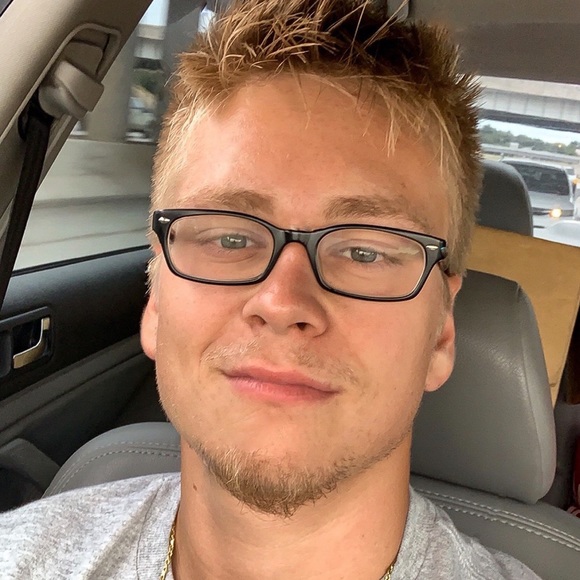 Profile Picture of Sam Belcher (@samuel41598) on Poshmark