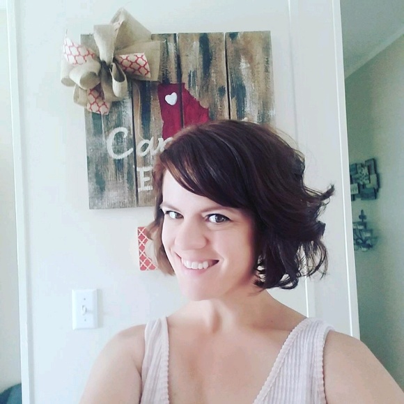 Profile Picture of Allison Cantrell (@momof32017) on Poshmark