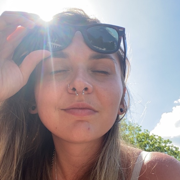 Profile Picture of Beth ann Coder (@eacoder) on Poshmark