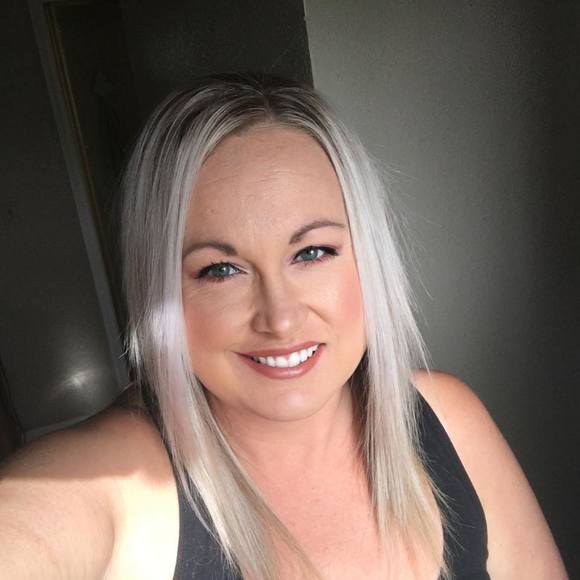 Profile Picture of Laci Caetano (@lacione) on Poshmark