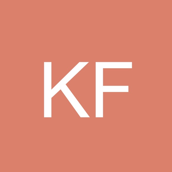 Profile Picture of Karen Freese (@freesekaren5) on Poshmark