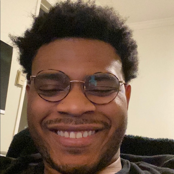 Profile Picture of Jonathan Lowery (@jonathanlowe649) on Poshmark