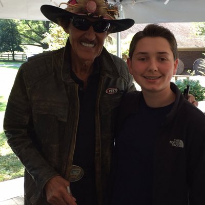 Profile Picture of Chandler (@walter08605719) on Twitter