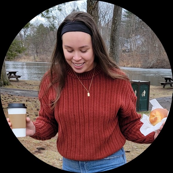 Profile Picture of Samantha Ykema (@samanthamsigil) on Poshmark