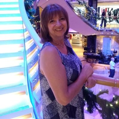 Profile Picture of Lynne Ewart (@ewart_lynne) on Twitter