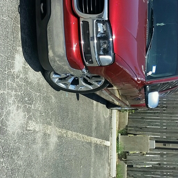 Profile Picture of Jonathan Espino (@suelo99) on Poshmark