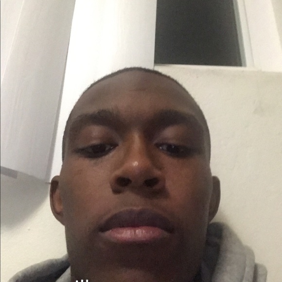 Profile Picture of Claude Allen (@claude2020) on Poshmark