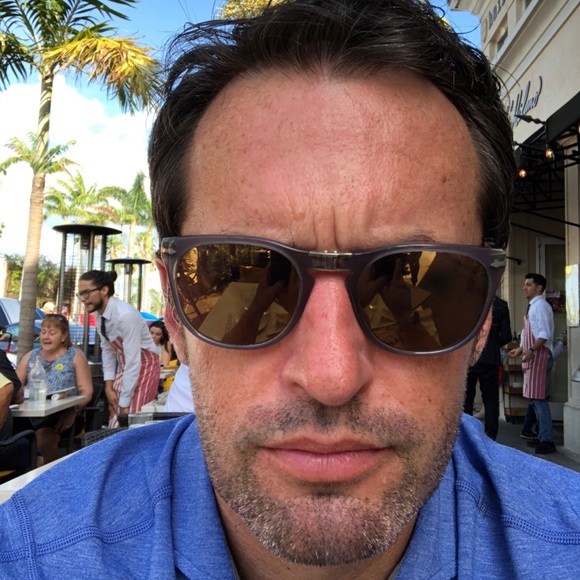 Profile Picture of Glenn Cole (@glenn1111) on Poshmark