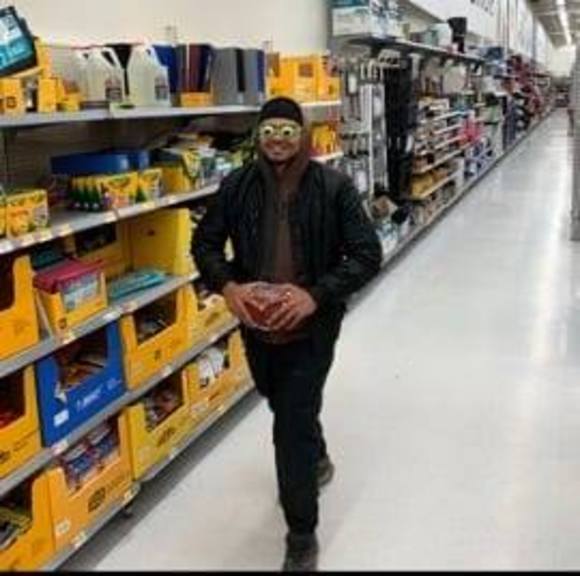 Profile Picture of Julian Serrano (@julians94) on Poshmark