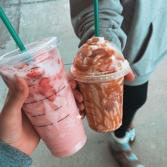 Profile Picture of Juliana Genovese (@juliana_12160) on Poshmark